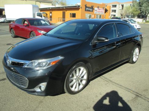 Used 2013 Toyota Avalon XLE Premium image 16