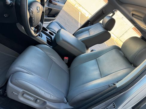 Used 2012 Toyota Sequoia Platinum image 19