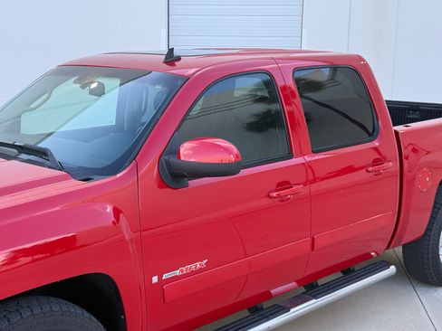 Used 2007 Chevrolet Silverado 1500 LTZ image 24