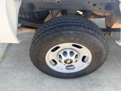 Used 2013 Chevrolet Silverado 2500 2WD Extended Cab image 27