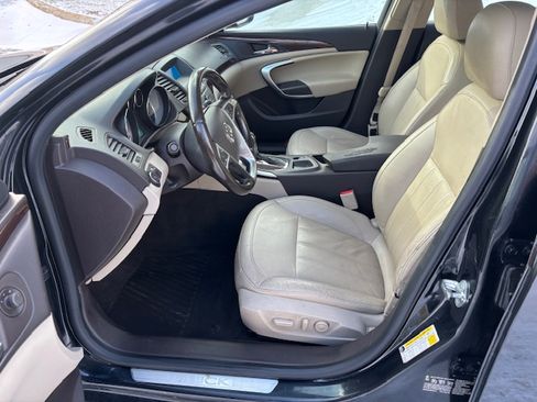 Used 2011 Buick Regal CXL image 10