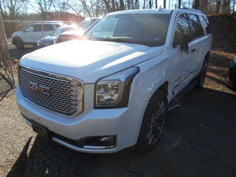 Used 2017 GMC Yukon Denali image 1