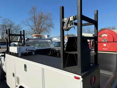 Used 2015 Ford F550 image 10