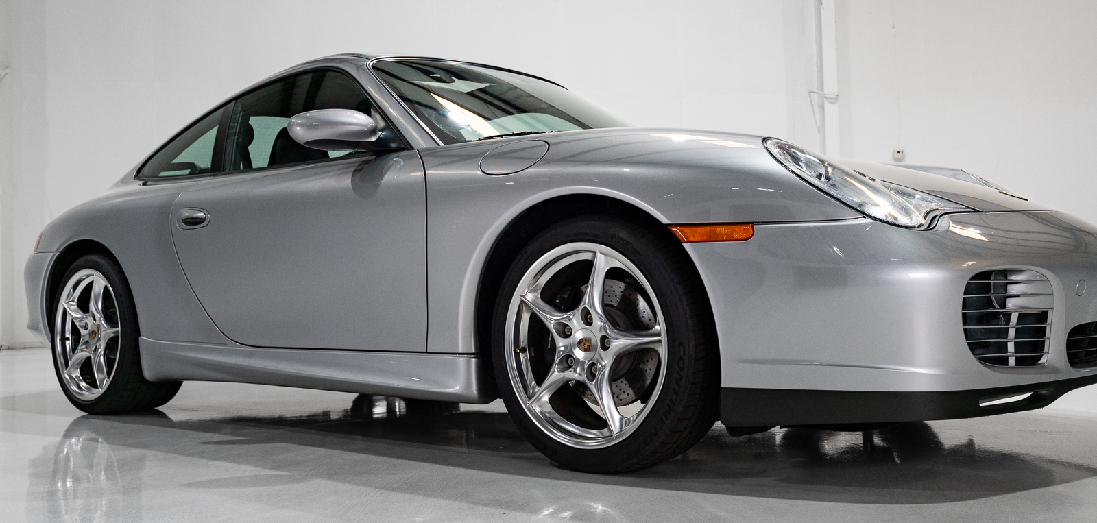 Used 2004 Porsche 911 40th Anniversary Coupe RWD image 28