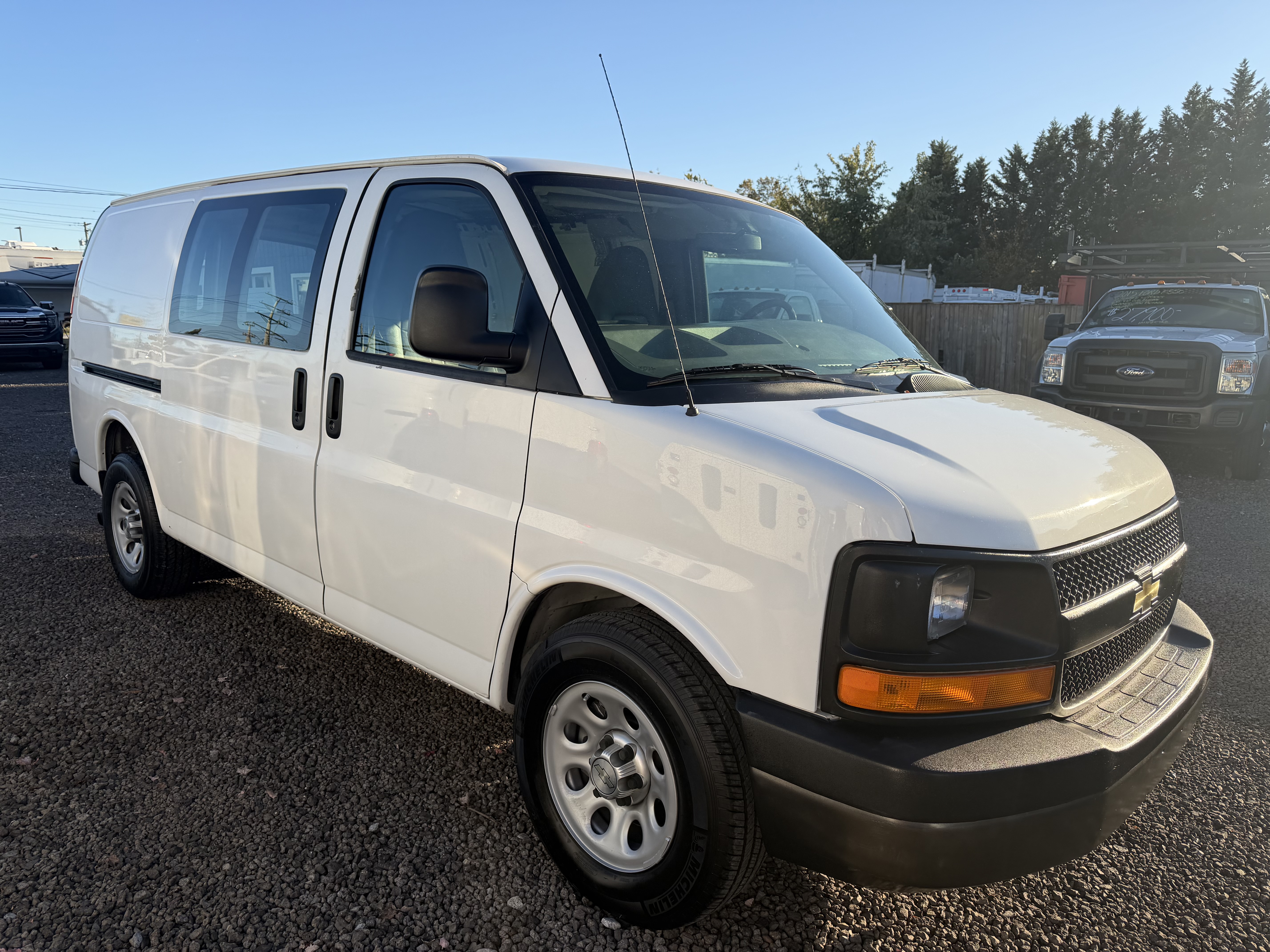 Used 2012 Chevrolet Express 1500 UNAVAIL RWD image 3