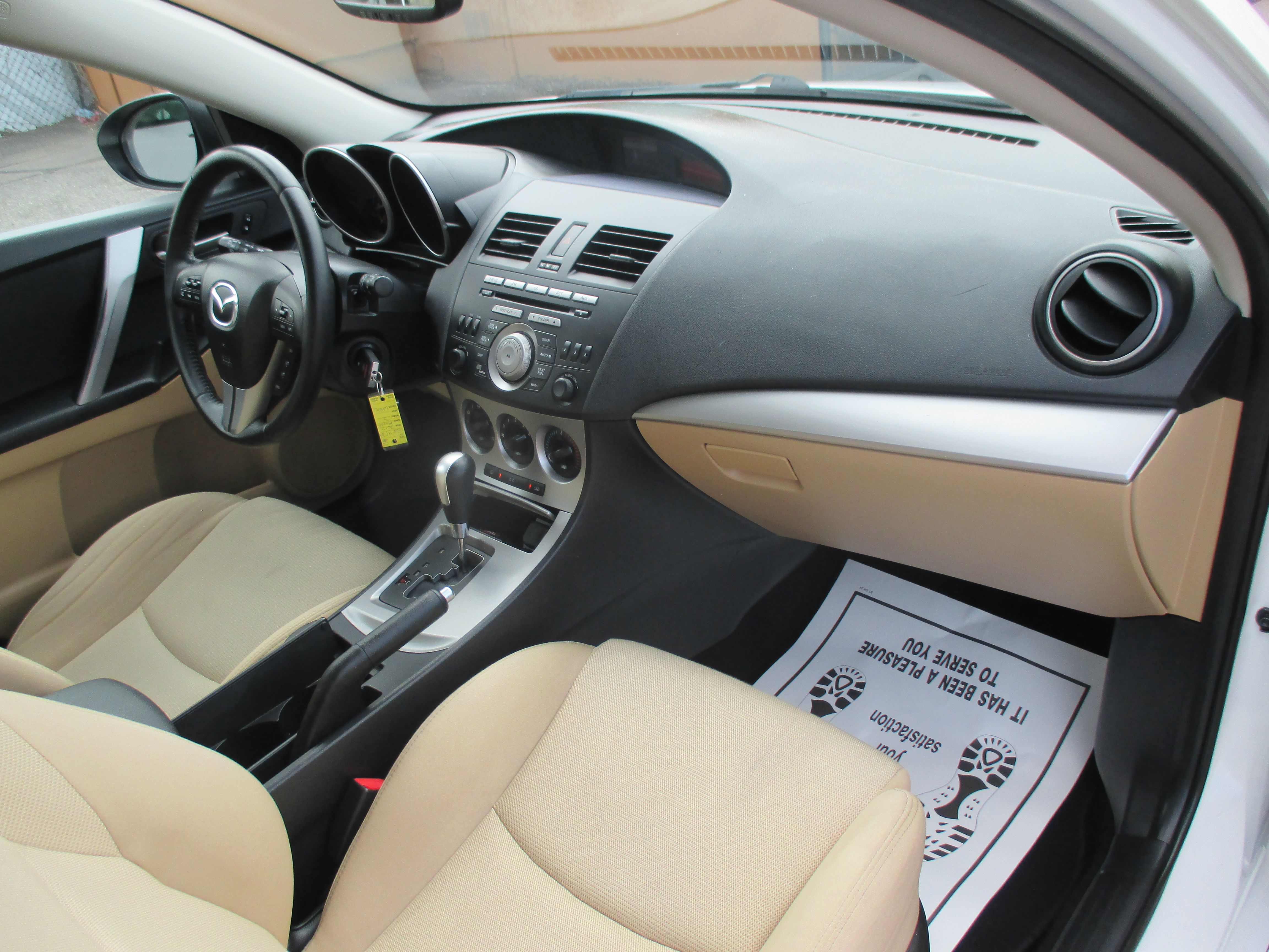 Used 2010 MAZDA MAZDA3 s Hatchback FWD image 3