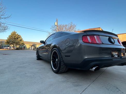 Used 2011 Ford Mustang GT Premium image 22