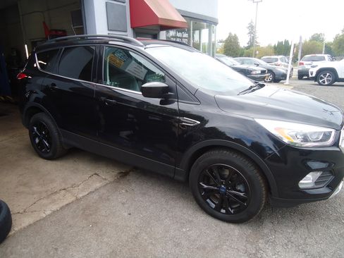 Used 2019 Ford Escape SEL image 4