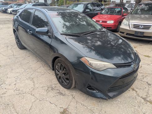 Used 2018 Toyota Corolla LE image 1