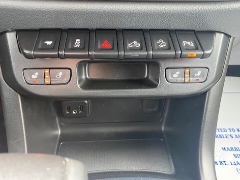 Used 2020 Chevrolet Colorado Z71 image 12