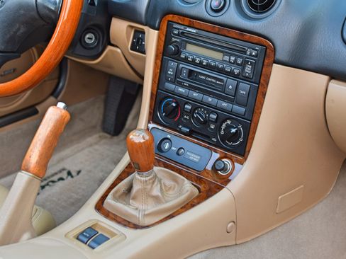 Used 2001 MAZDA MX-5 Miata SE image 31