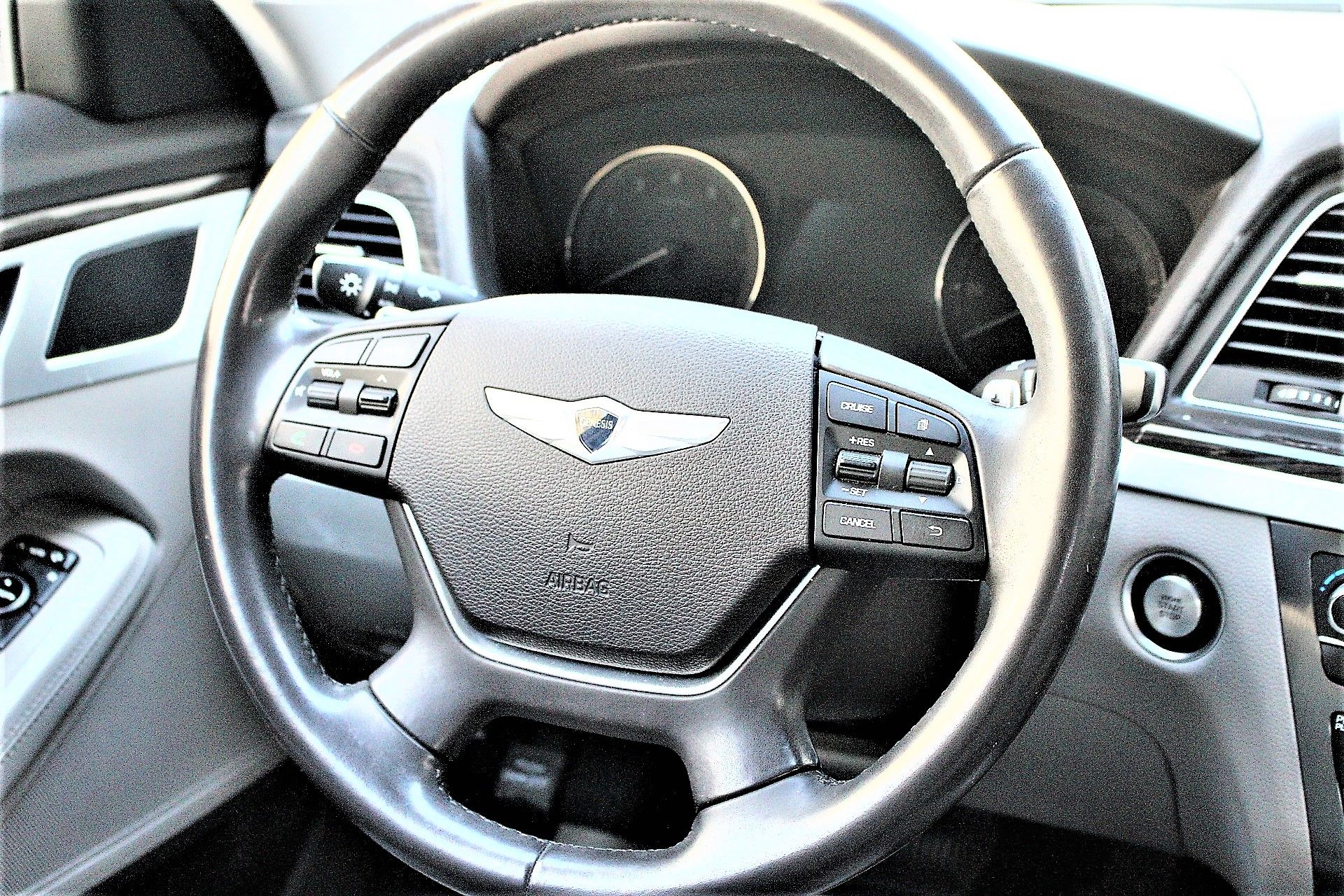 Used 2015 Hyundai Genesis 3.8 2 wheel drive image 24