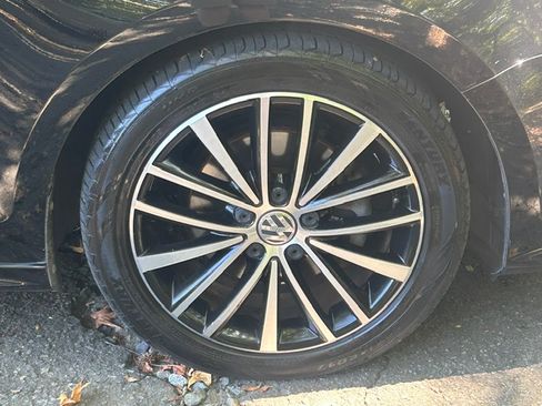 Used 2016 Volkswagen Jetta Sport Sedan FWD image 28