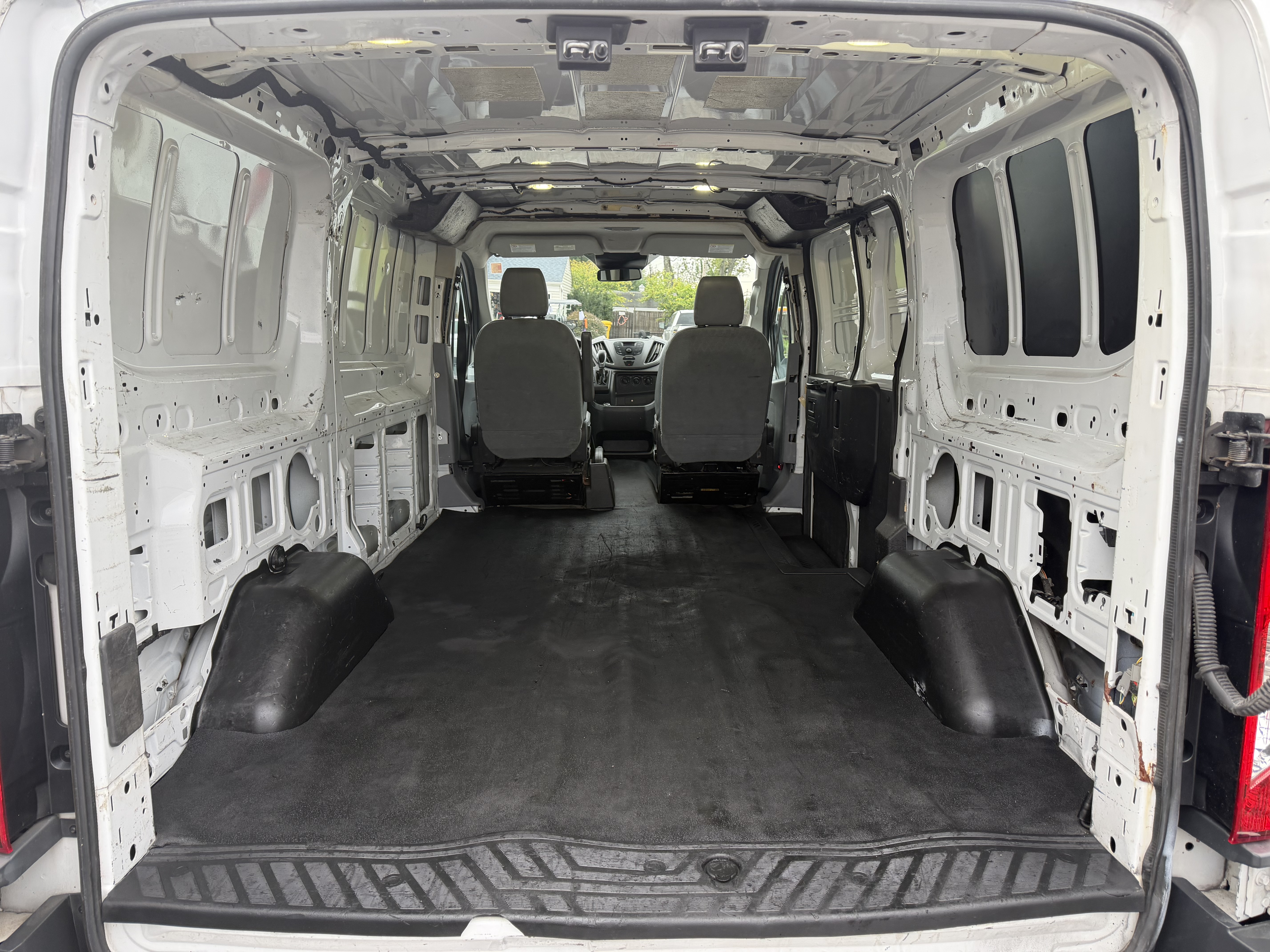 Used 2017 Ford Transit 150 130 Low Roof RWD image 7