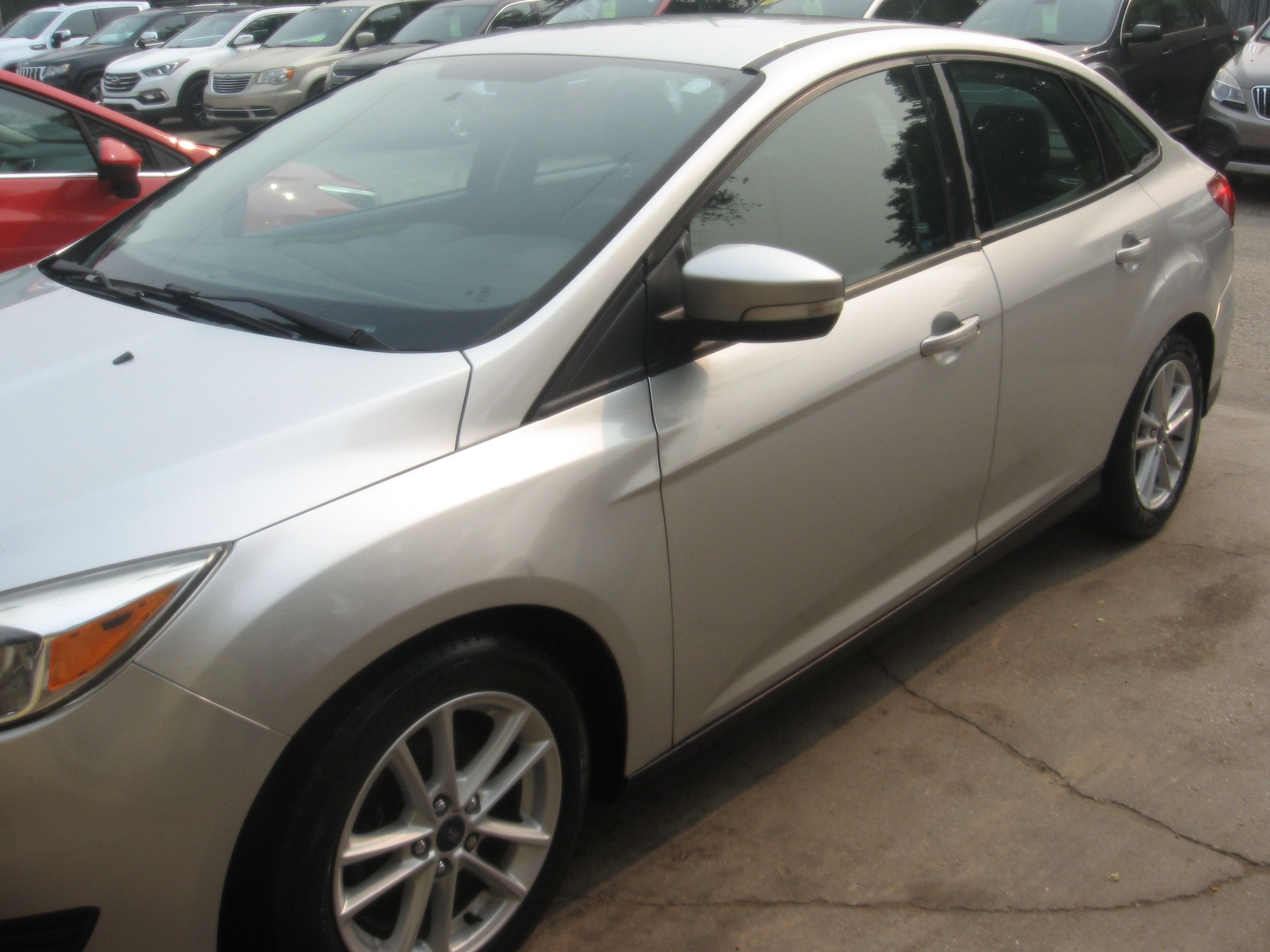 Used 2017 Ford Focus SE Sedan FWD image 1