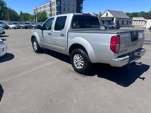 Used 2015 Nissan Frontier 4x4 Crew Cab image 5