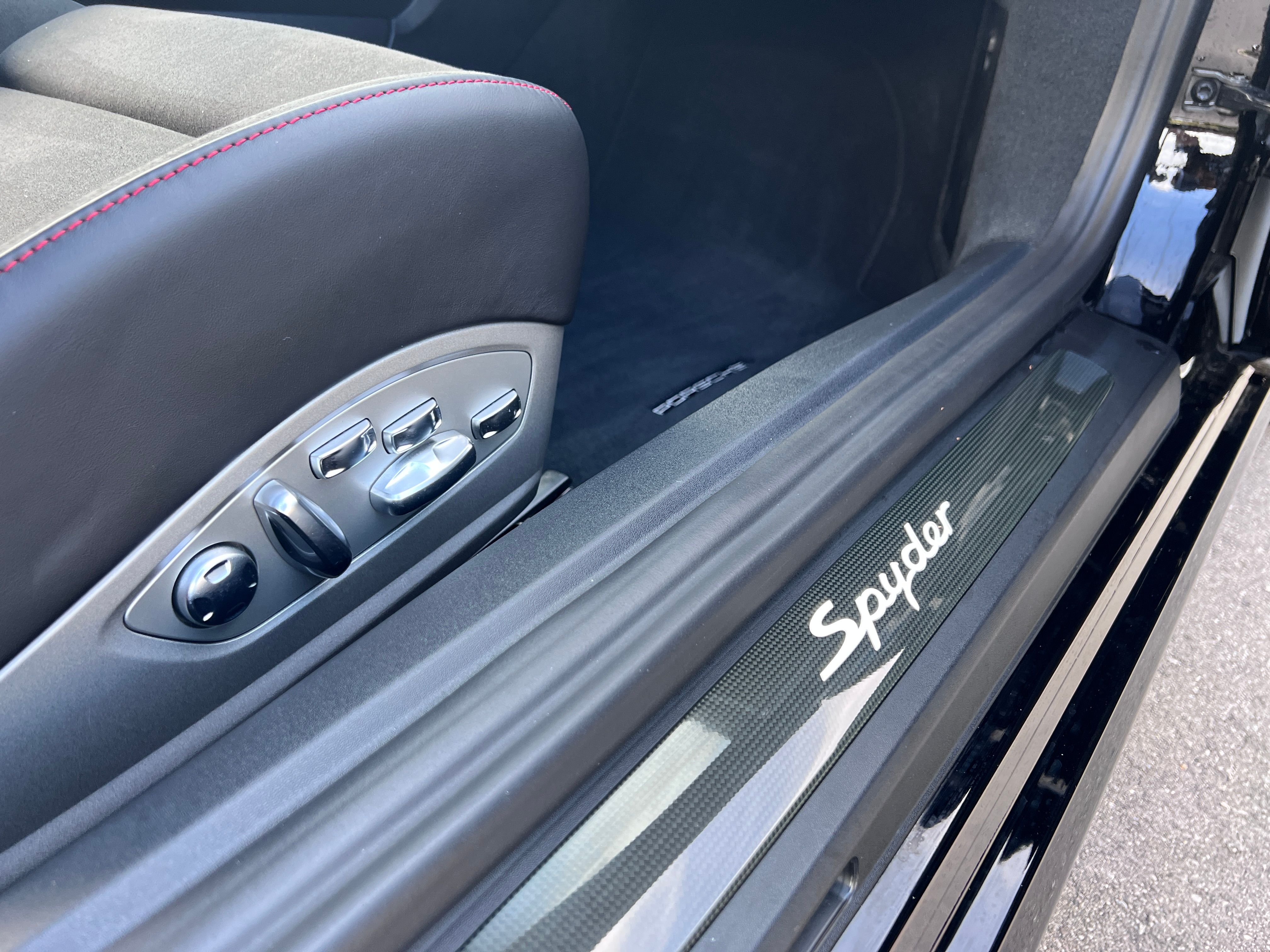 Used 2021 Porsche 718 Boxster Spyder RWD image 27