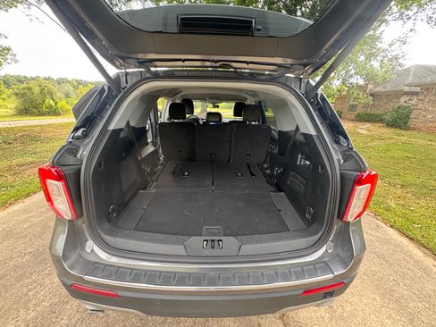 Used 2022 Ford Explorer Limited image 5
