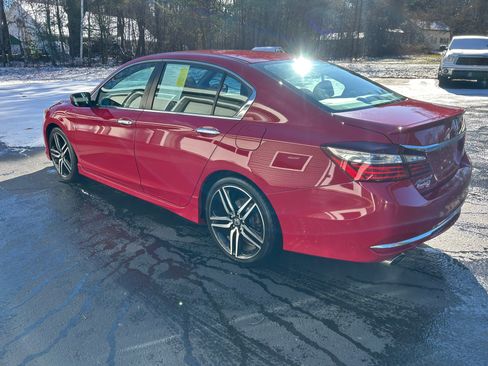 Used 2017 Honda Accord Sport image 3