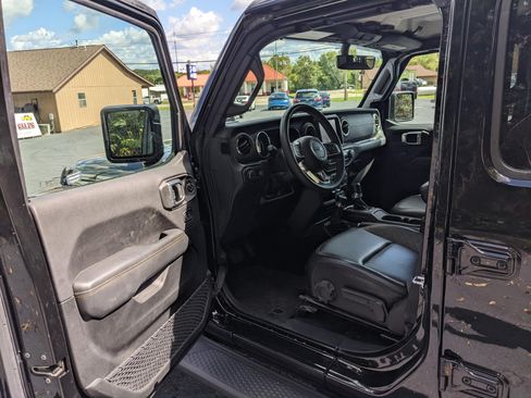 Used 2023 Jeep Gladiator High Altitude image 5