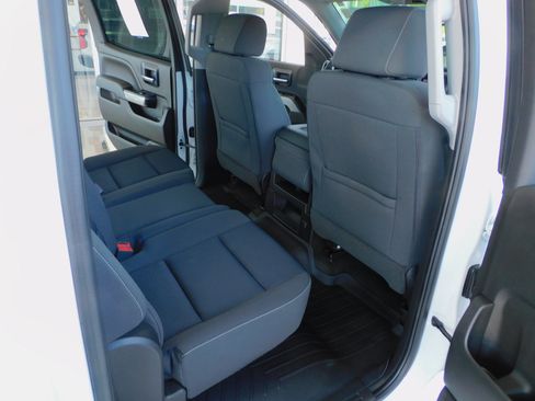 Used 2017 Chevrolet Silverado 1500 4x4 Crew Cab LT image 22