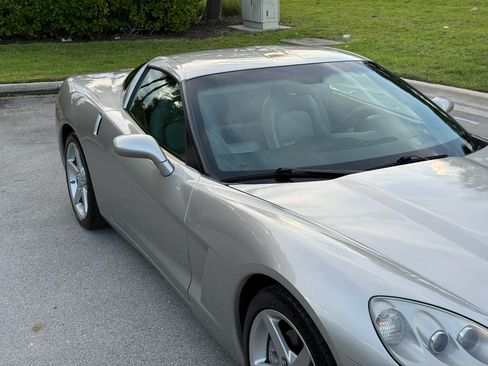 Used 2005 Chevrolet Corvette Coupe RWD image 61