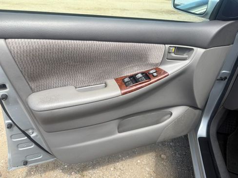 Used 2006 Toyota Corolla CE FWD image 4