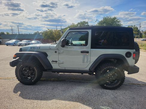 Used 2023 Jeep Wrangler Willys image 8