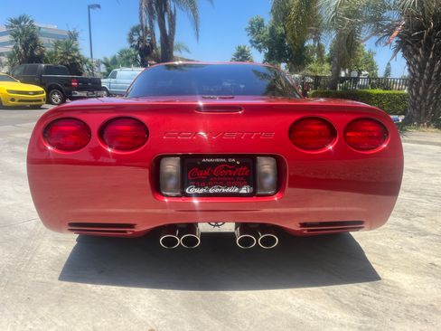 Used 1998 Chevrolet Corvette Coupe RWD image 6