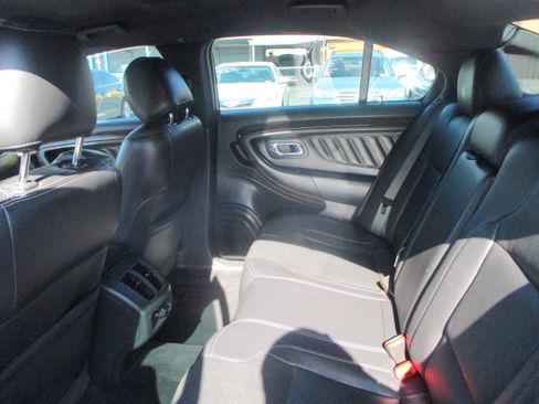 Used 2015 Ford Taurus Limited FWD image 10