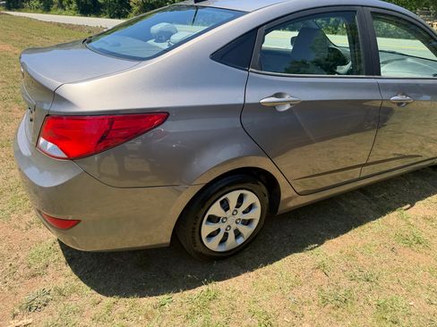 Used 2017 Hyundai Accent SE Sedan FWD image 23