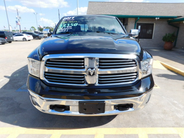 Used 2017 RAM 1500 2WD Crew Cab Lone Star image 3