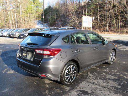 Used 2018 Subaru Impreza 2.0i Premium image 9
