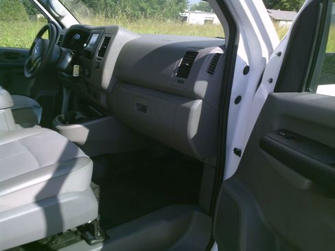 Used 2016 Nissan NV 2500 S image 9