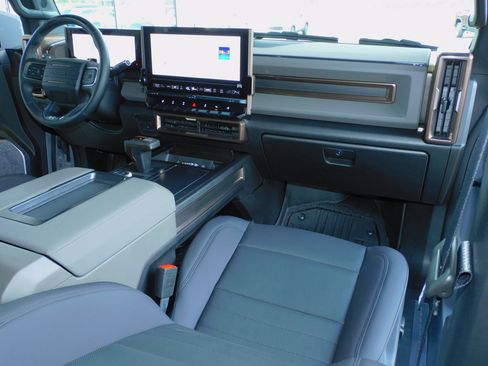Used 2025 GMC Hummer EV 3X image 8