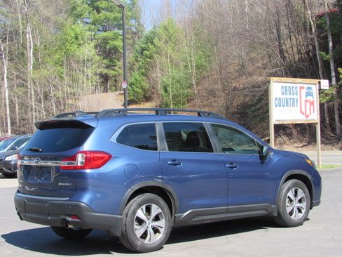 Used 2021 Subaru Ascent Premium image 7