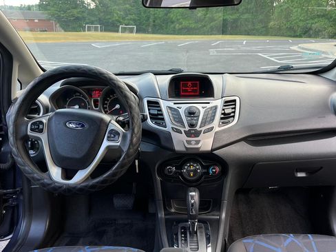 Used 2013 Ford Fiesta SE Sedan FWD image 13