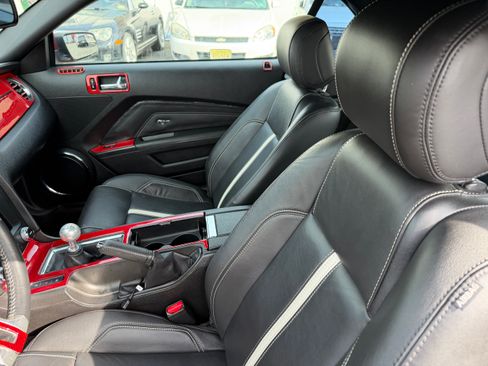Used 2013 Ford Mustang GT Premium image 5
