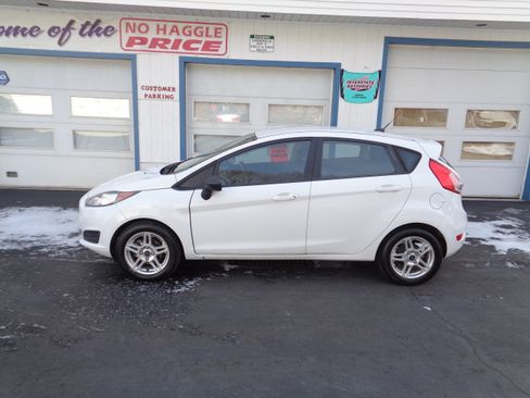 Used 2019 Ford Fiesta SE image 3