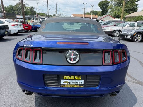 Used 2014 Ford Mustang Convertible RWD image 32