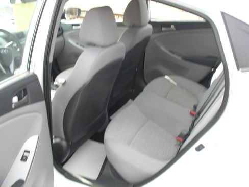 Used 2017 Hyundai Accent SE image 7