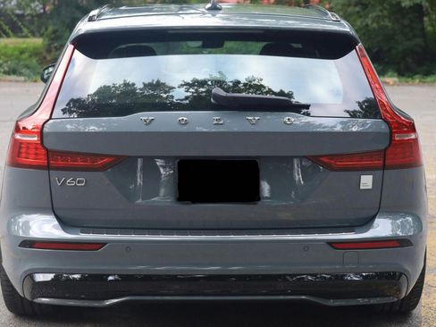Used 2023 Volvo V60 T8 Polestar AWD image 7