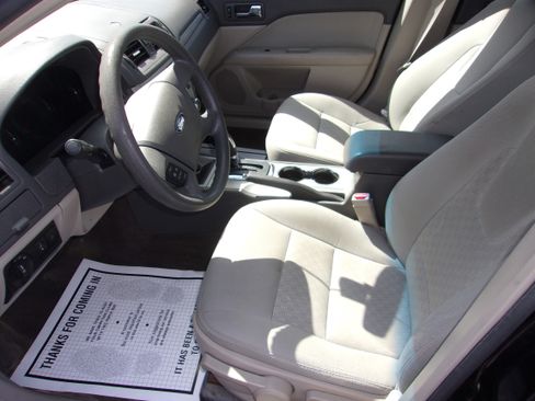 Used 2011 Ford Fusion S FWD image 10