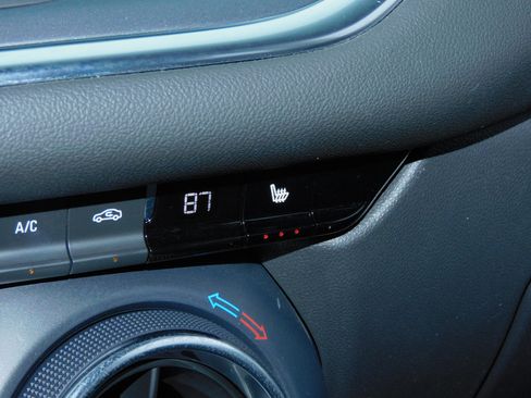 Used 2024 Chevrolet Blazer LT image 3