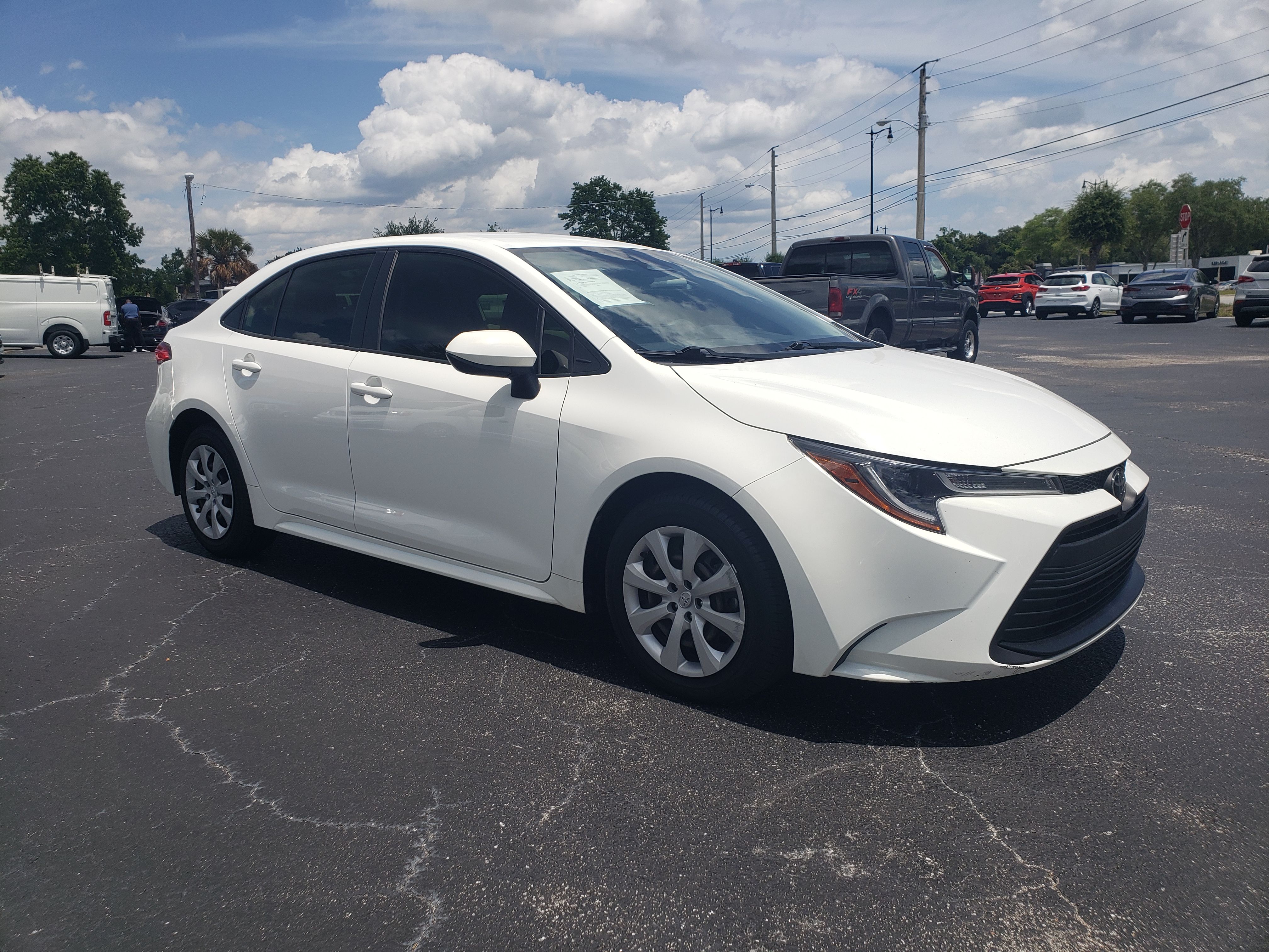Used 2023 Toyota Corolla LE FWD image 7