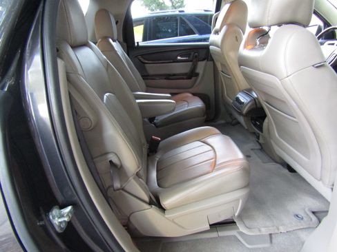 Used 2016 GMC Acadia FWD Denali image 13