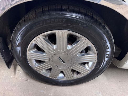 Used 2004 Lincoln Town Car Ultimate image 29