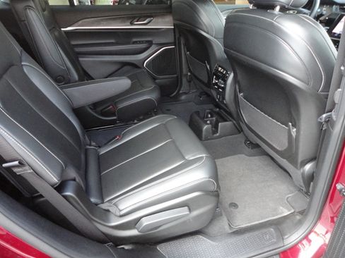 Used 2022 Jeep Grand Cherokee L 4WD Limited image 24