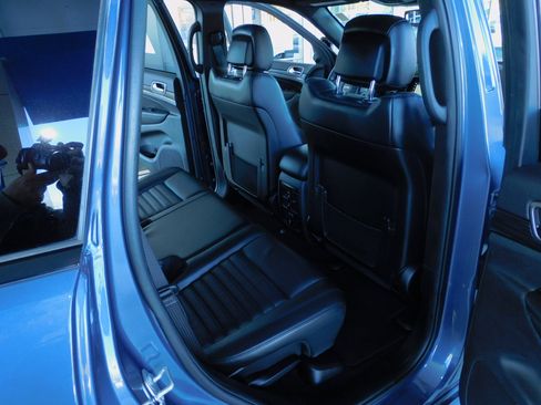 Used 2020 Jeep Grand Cherokee Limited X image 23