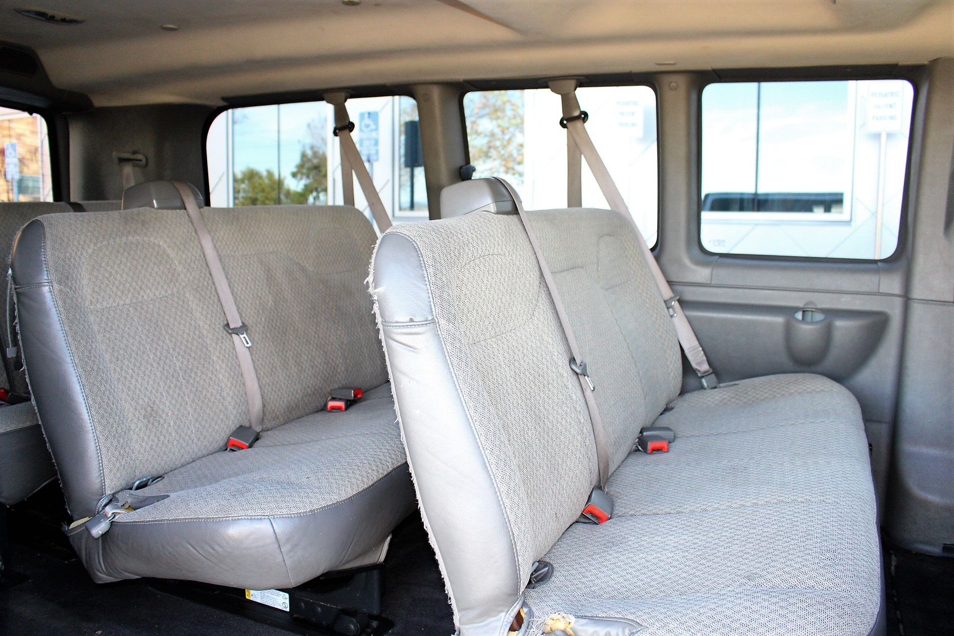 Used 2019 Chevrolet Express 3500 LT RWD image 22